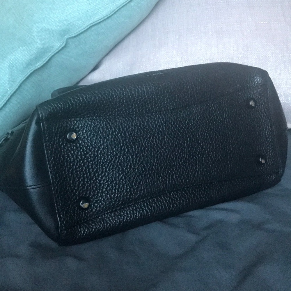 Coach - Picture 4 of 6